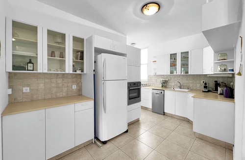 Herzliya Pituach Apartment | Expansive Beachside Retreat – 2.5BR/2BA, Prime Location!