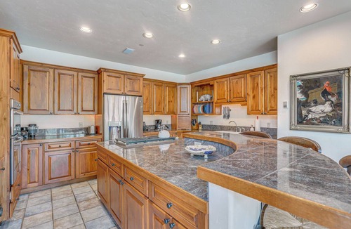 Edwards Apartment | Expansive Edwards Condo on Main Street w/Views!