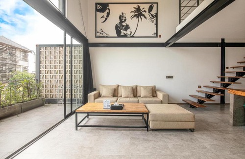 Munggu Hotel | Expansive Loft 200m from Canggu Beach