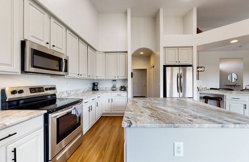 Catalina Shadows Estates House | Expansive mountain views! Spacious retreat near Catalina State Park!
