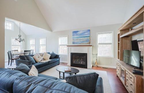 Buzzards Bay House | Expansive Oasis With Water Views, Walk To Beach!