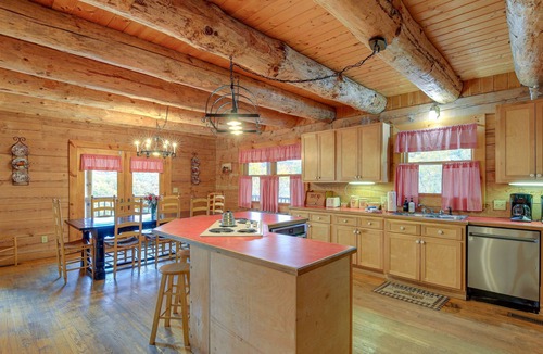 Ceres Cabin | Expansive, Pet-Friendly Ceres Retreat on 120 Acres