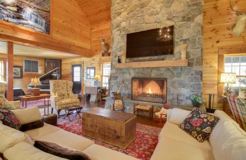 Roseland Villa | Expansive Possum Trot Lodge on 10 and Acres!