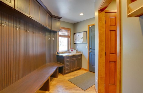 Shakopee House | Expansive Retreat on 5 Acres in Shakopee!