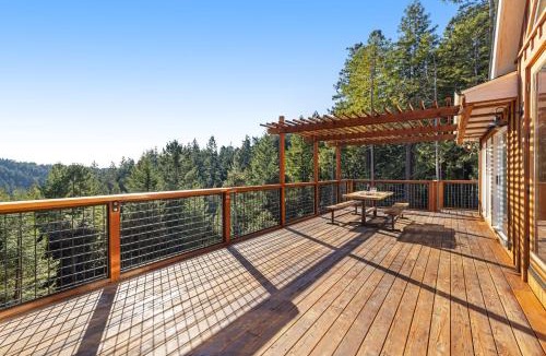 Little River House | Expansive retreat with ridge top views & hot tub
