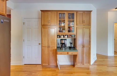 East Greenbush Cottage | Expansive Upstate Home w/Home Theater!