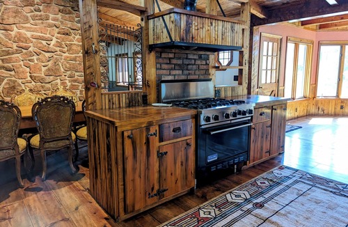 Glenwood Springs Cabin | Expect! WOW! Jacuzzi, Game Room, Fire Pit, Waterbed, Massage Chair, Remodel 2024