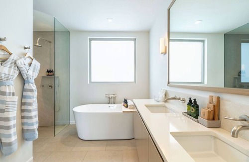 Providenciales Hotel | Experience Serenity in an Intimate Oceanview Balcony Suite