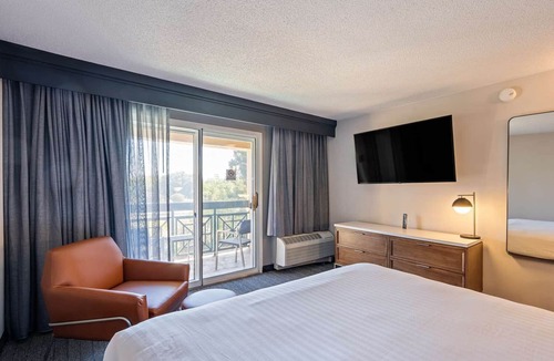 San Ramon Hotel | Experience a Relaxed Getaway! Pool, Free Parking, Minutes to Oakland Zoo!