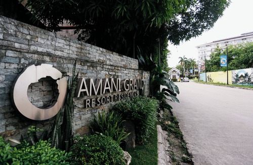 Mactan Export Processing Zone Condo | Experience affordable luxury in our cozy & homey staycation layover pad.