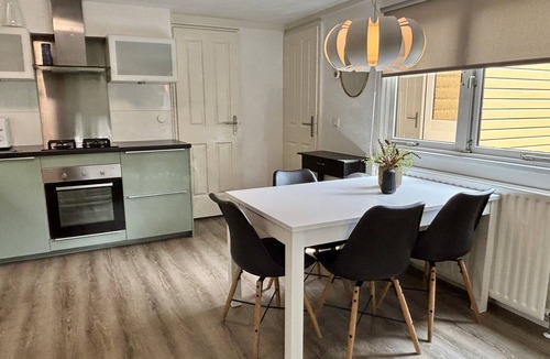 Harderwijk House | Experience an unforgettable holiday in our cozy Cozy Lodges, perfect for 4 persons! These detached accommodations of approximately 60m² offer plenty of space and comfort, situated on a beautiful plot in the heart of the Veluwe nature.
