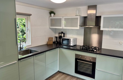 Harderwijk House | Experience an unforgettable holiday in our cozy Cozy Lodges, perfect for 4 persons! These detached accommodations of approximately 60m² offer plenty of space and comfort, situated on a beautiful plot in the heart of the Veluwe nature.