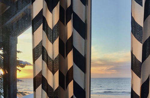 Kalifornsky Cabin | Experience as if it’s yours, a Contemporary luxury Cabin on Alaska’s #1 Beach.
