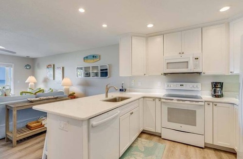 Boca Grande House | Experience beachfront luxury in a spacious 3-bedroom, 2-bath townhome in Boca Grande.