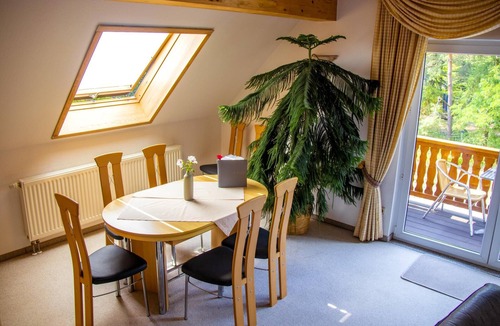 Rahnsdorf Apartment | Experience Berlin near the forest and lake