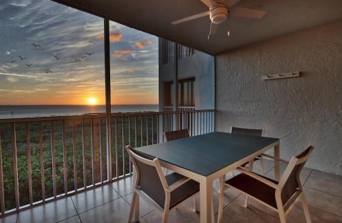 Captiva House | Experience breathtaking views of Pine Island Sound from the stunning South Seas Bayside Villa 5220