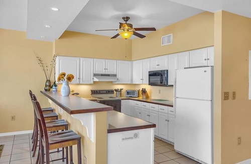 Long Key Condo | Experience coastal bliss at Oceanside Isle, a spacious 3-bedroom condo in Long Key.