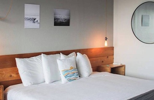 Long Beach Hotel | Experience Coastal Comfort! Indoor Swimming Pool, Pets Allowed, Free Parking!
