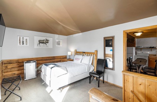 West Yellowstone Hotel | Experience comfort at The Bucking Moose (#02) The Loft, just 1 minute from Yellowstone!