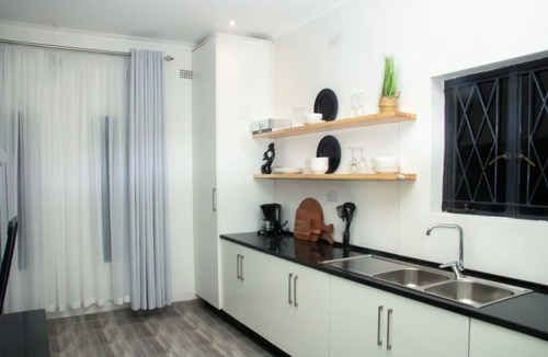 Victoria Falls Cottage | Experience comfort, style, and natural beauty at our cottage in Victoria Falls.