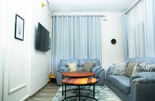 Victoria Falls Cottage | Experience comfort, style, and natural beauty at our cottage in Victoria Falls.
