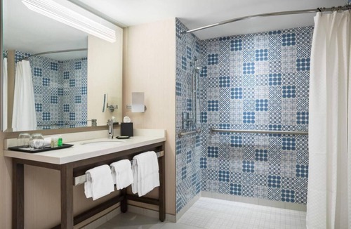 Downtown Cleveland Hotel | Experience Comfort and Convenience at this Sleek Room w/Central Location