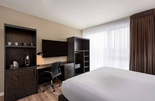 Central Area Hotel | Experience Comfort and Serenity in Relaxing Unit Made for Unwinding