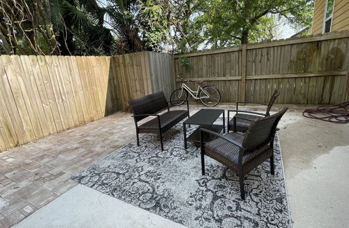 Downtown House | Experience Downtown Charm and Modern Comfort at Your Perfect VRBO Getaway!