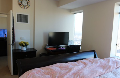 Downtown Hartford Apartment | Experience Downtown Hartford from the top !