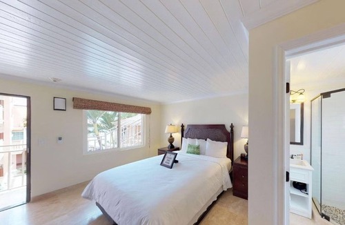 Estate East Street Hotel | Experience Historic Town Vibes in an Elegant and Charming Classic Guest Room