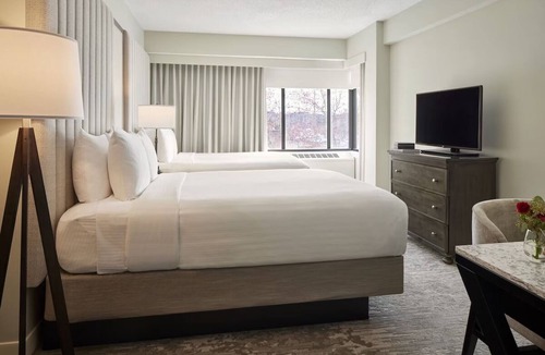 Capitol Hill Hotel | Experience Historic Landmarks – 4 Family Friendly Suites at the Heart of DC