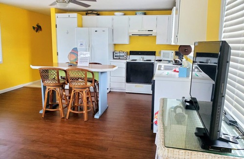 Core Creek Boat Rental | Experience living on a Houseboat and a fisherman's delight!