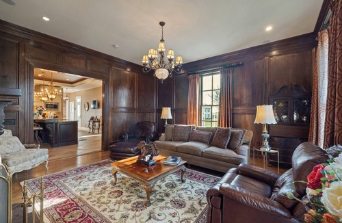 Harrodsburg House | Experience luxury and history at Desmar Stables, a stunning 7,019 sq ft estate on 95 acres