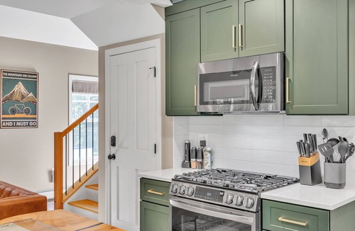 Lyndon Cabin | Experience Luxury & Adventure: New 2BR/Loft Near Burke Ski Mtn & Kingdom Trails!
