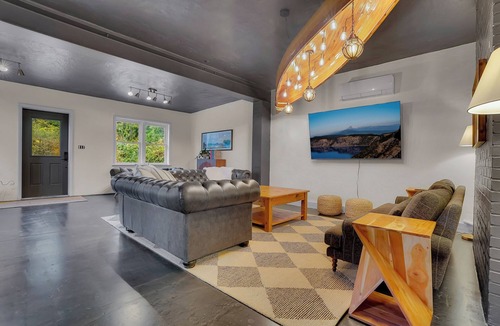 Alexandria House | Experience luxury and relaxation at The Manor at Greene Hills Resort & Campground. This spacious retreat features 7 king bedrooms, cozy bunk rooms, a fully equipped chef’s kitchen, and elegant living spaces. Enjoy your private pool, hot tub, and saun