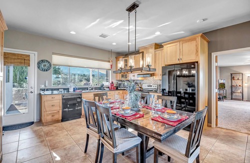 Cottonwood House | Experience luxury at Cottonwood Siesta Ridge View, a spacious 3-bedroom retreat.