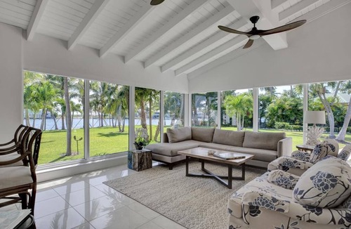 Islamorada House | Experience luxury at The Sapodilla House, a stunning 5-bedroom waterfront retreat in Islamorada.