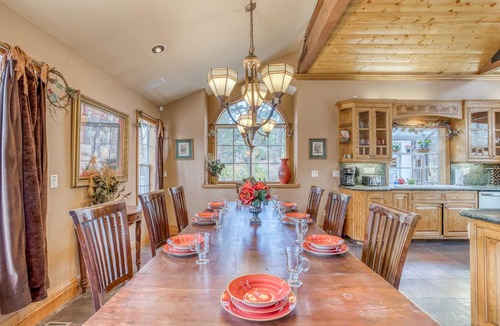 Fox Farm House | Experience luxury and splendor with private spa, game room + updated kitchen