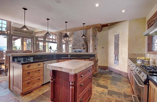 Breckenridge House | Experience luxury at Ten Mile Estate, stunning mountain views and private hot tub!