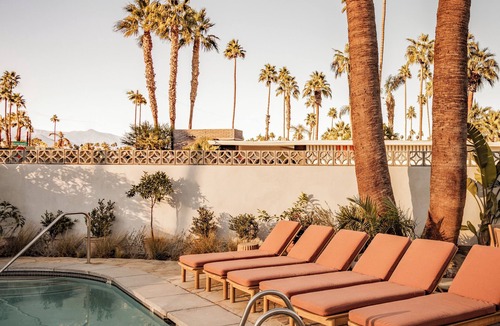 Uptown Design District Hotel | Experience Luxury with Outdoor Spa Suite
