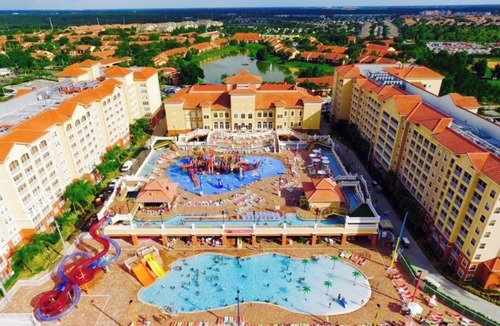 West Kissimmee Resort | Experience magic, just a 9-min drive away from Walt Disney World