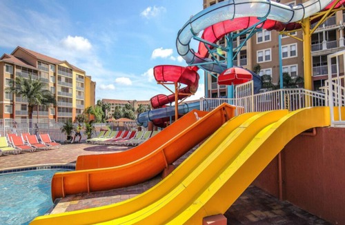 West Kissimmee Resort | Experience magic, just a 9-min drive away from Walt Disney World