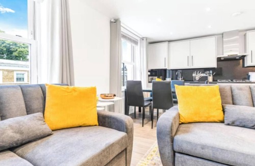 West Kensington Apartment | Experience Modern Comfort in the Heart of Kensington with Air Conditioning