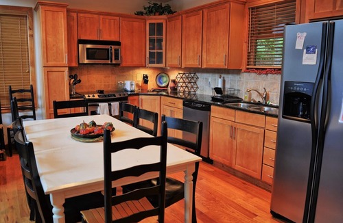 Seven Devils Cabin | Experience mountain luxury in this 3BR cabin, perfect for 8, in Seven Devils, NC.