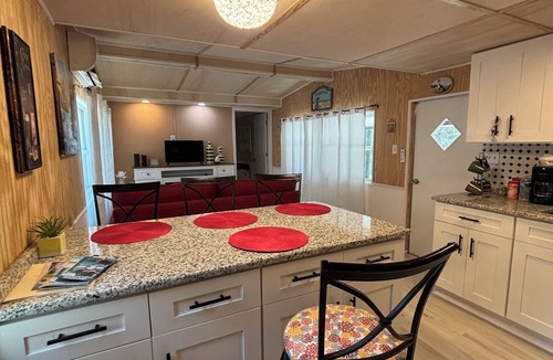 Crystal River House | Experience Nature’s Beauty in the Heart of Town