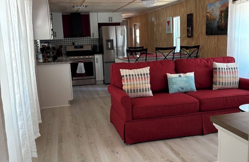 Crystal River House | Experience Nature’s Beauty in the Heart of Town