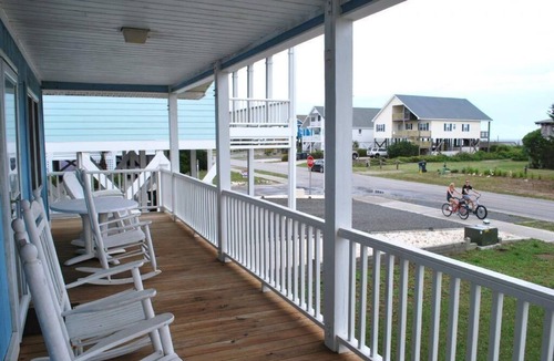 Holden Beach Cottage | Experience oceanfront bliss at The Lee Cottage in Holden Beach, NC, perfect for 6 guests.