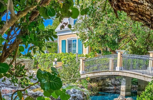 Islamorada House | Experience paradise at 75731 Overseas Highway, a stunning 4-bedroom retreat in Islamorada.