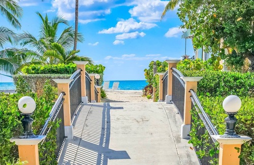Islamorada House | Experience paradise at 75731 Overseas Highway, a stunning 4-bedroom retreat in Islamorada.