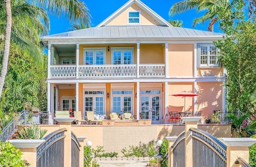 Islamorada House | Experience paradise at 75731 Overseas Highway, a stunning 4-bedroom retreat in Islamorada.